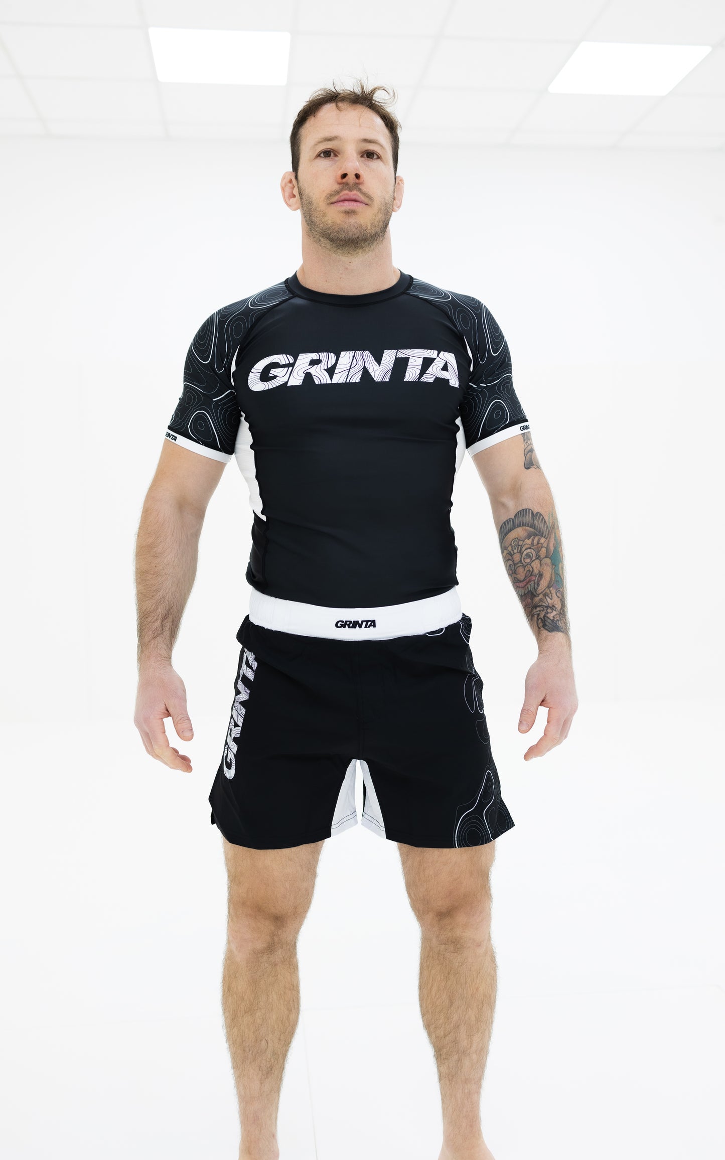Chaos Rashguard - Black/White