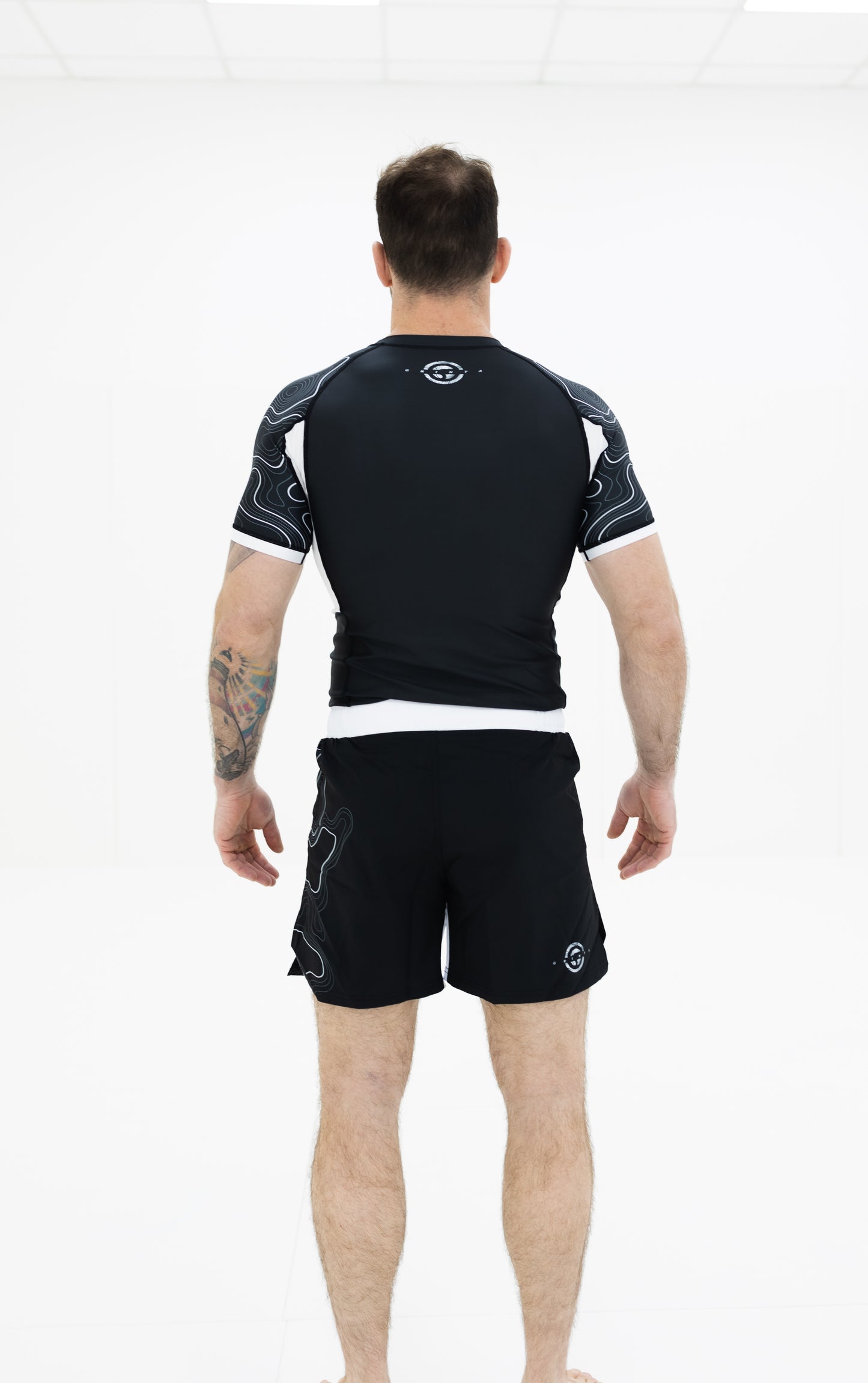 Chaos Shorts - Black/White