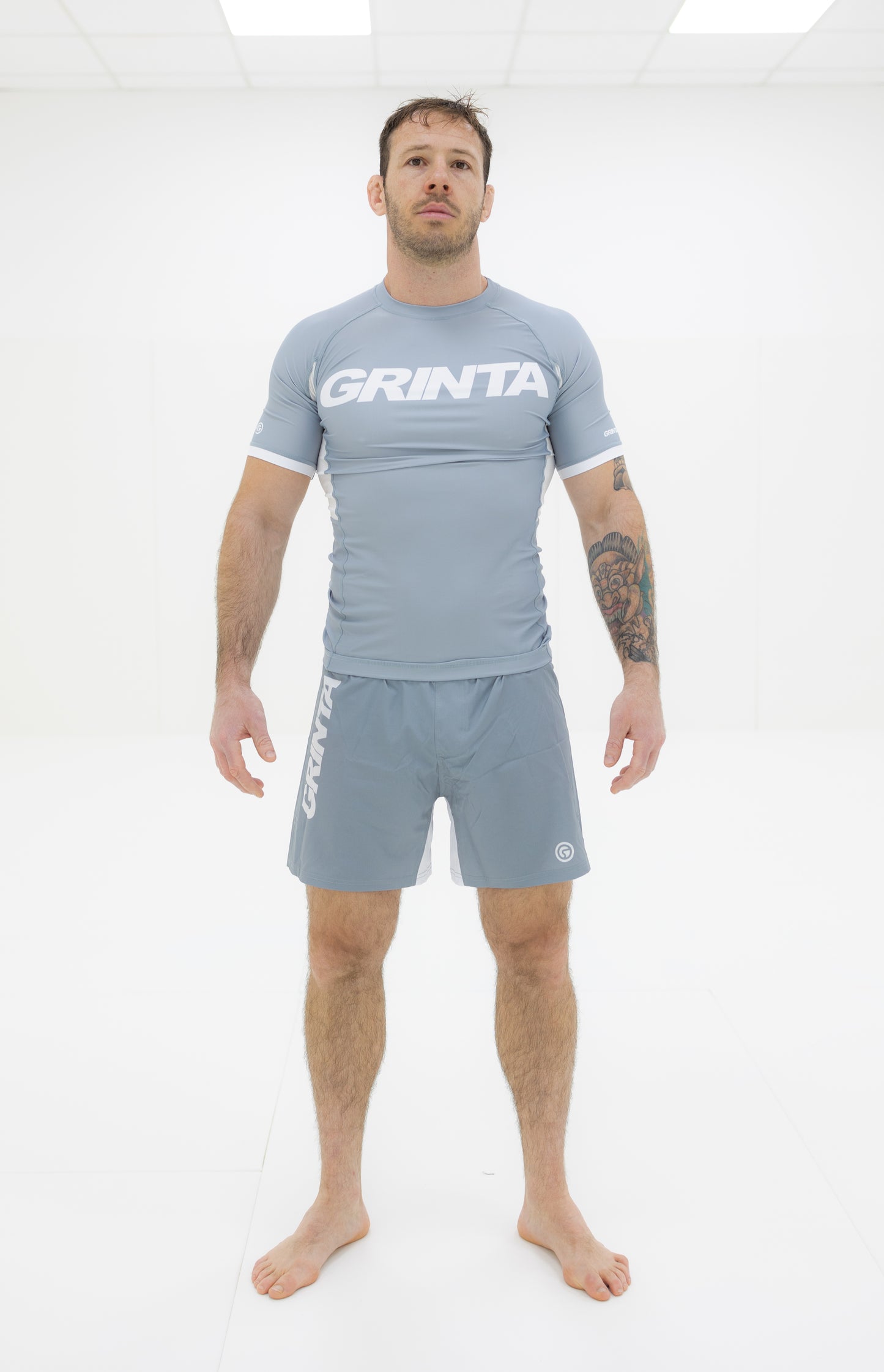 Core Shorts - Cool Grey/White