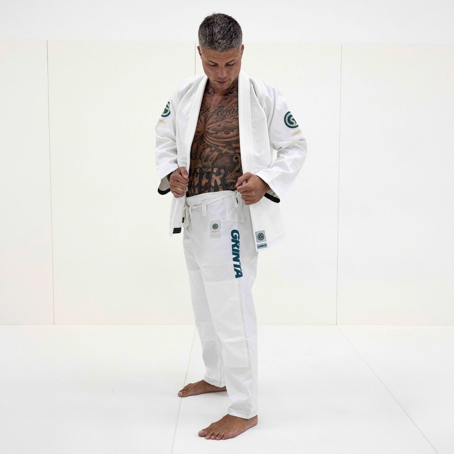 Essential Gi White With Green/Creme
