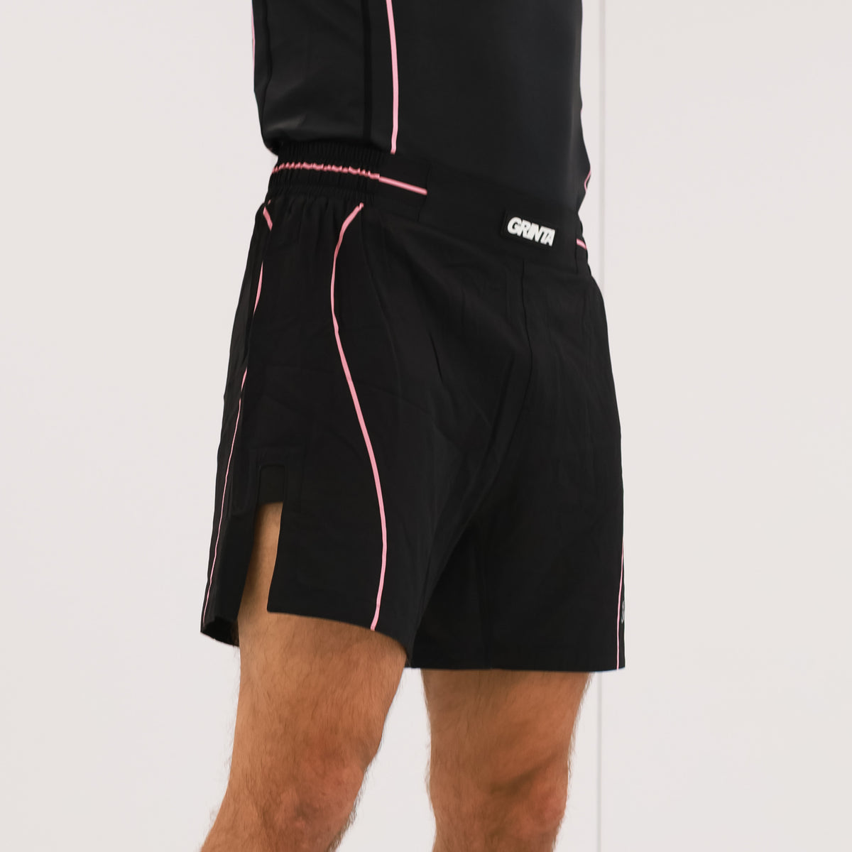 Flow Shorts - Black/Pink