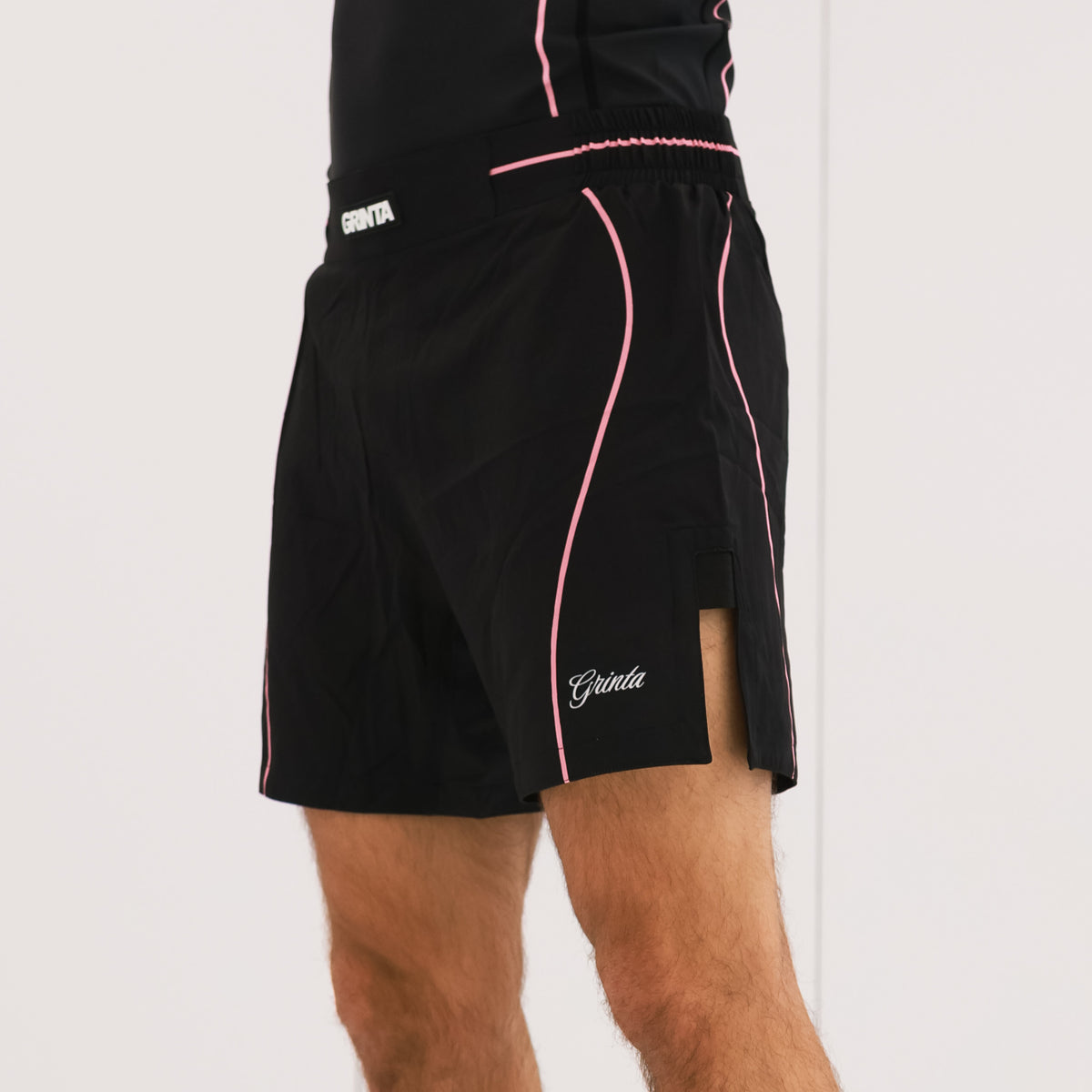Flow Shorts - Black/Pink