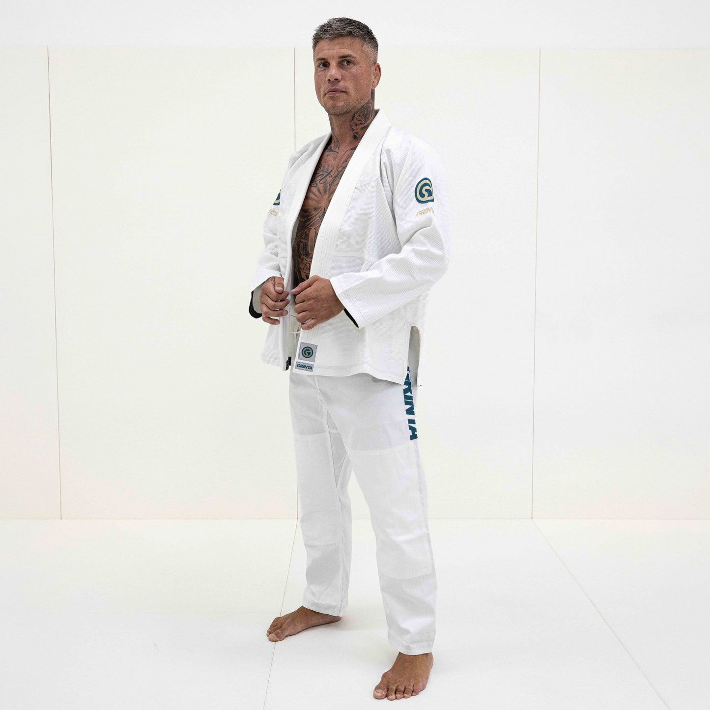 Essential Gi White With Green/Creme