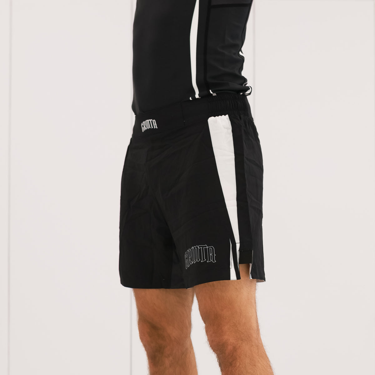 Raptor Shorts - Black/White