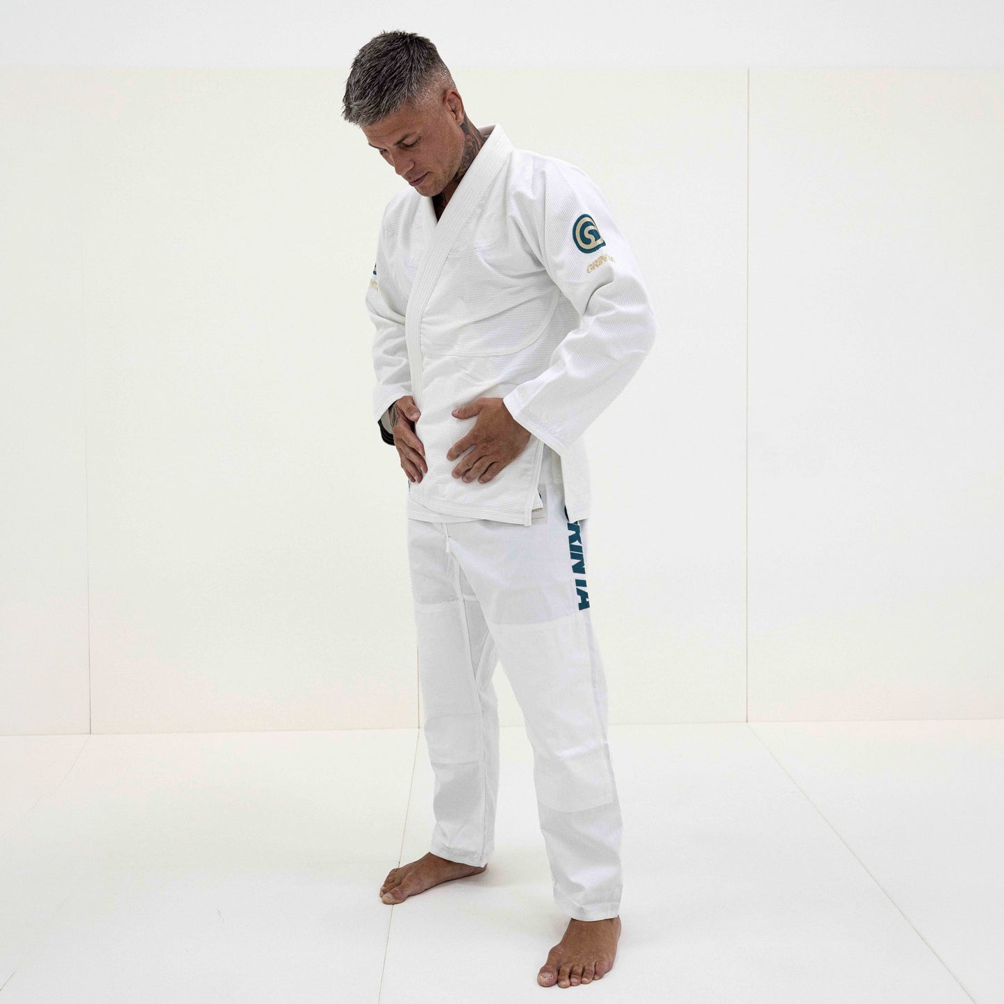 Essential Gi White With Green/Creme