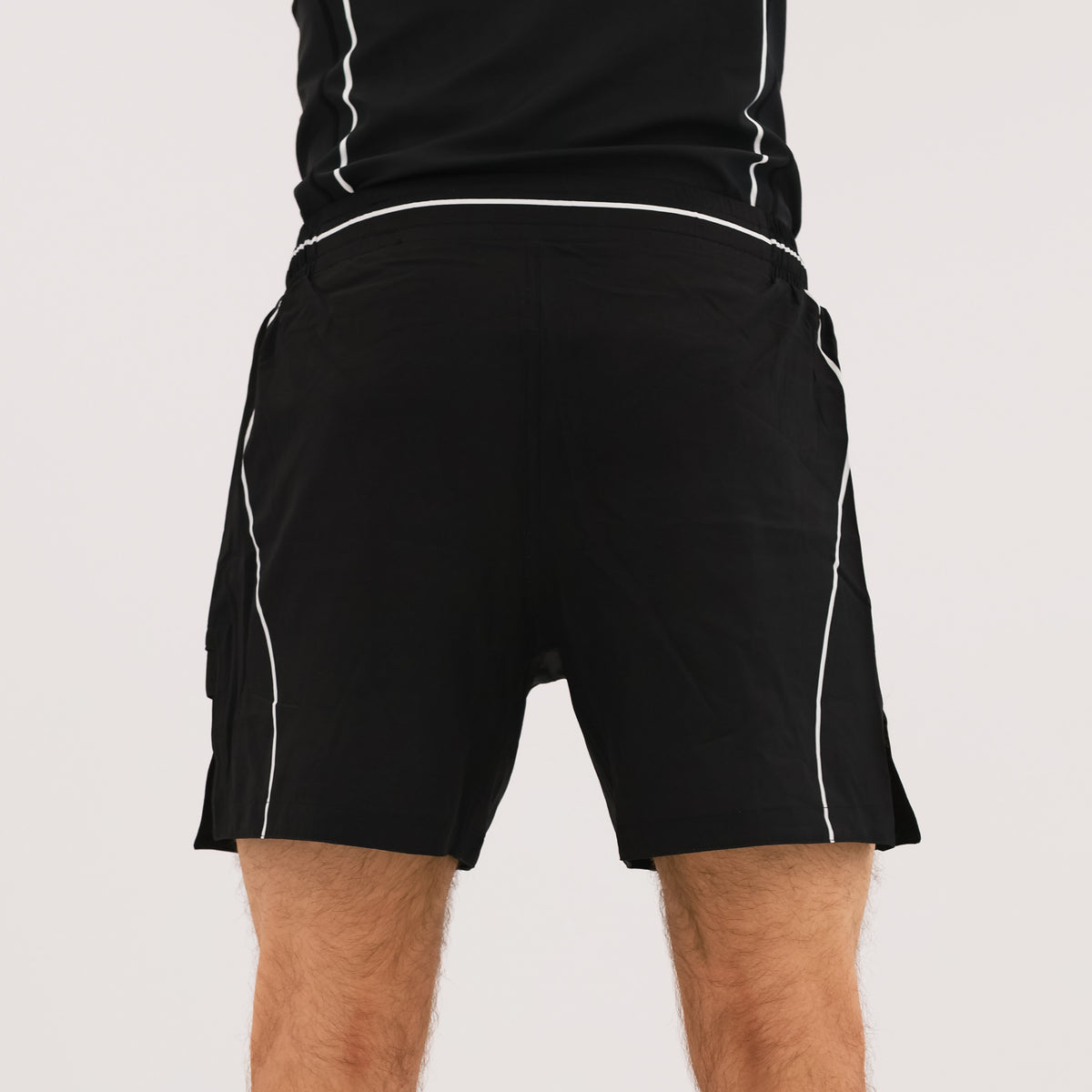 Flow Shorts - Black/White