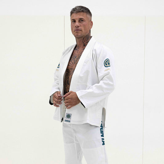 Essential Gi White With Green/Creme